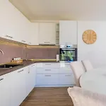 House Olive * Solin