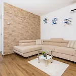 House Olive Solin