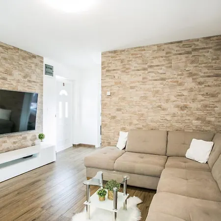 House Olive Apartment