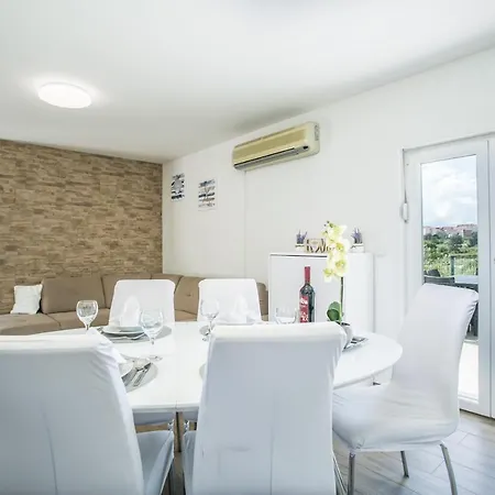 House Olive Apartment Solin
