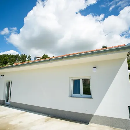 House Olive Apartment